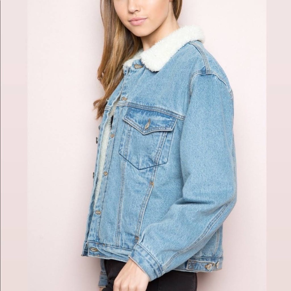 Brandy Melville Shaine Sherpa Lined Denim Jacket